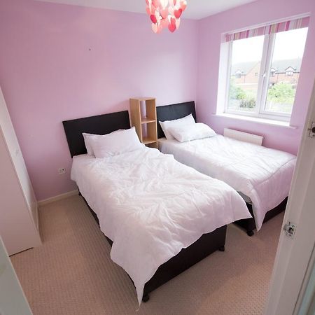 32 Pentland Close Честър Екстериор снимка