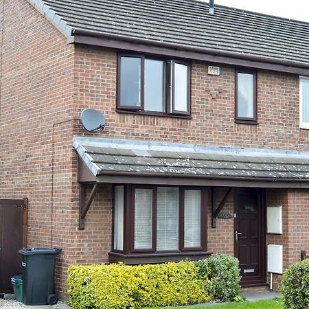 32 Pentland Close Честър Екстериор снимка